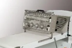 Ножи Rollmatic Cot65/14-13 для круассанов для станции нарезки Btr65 – купить в RuOborudovanie.ru с доставкой до двери Купить ножи rollmatic cot65/14-13 для круассанов для станции нарезки btr65 – цена от завода, доставка до двери | RuOborudovanie.ru